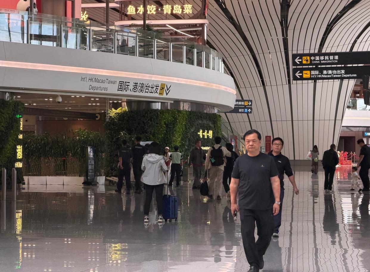 大兴机场商铺达529家，有旅客提前3小时抵达“逛吃”