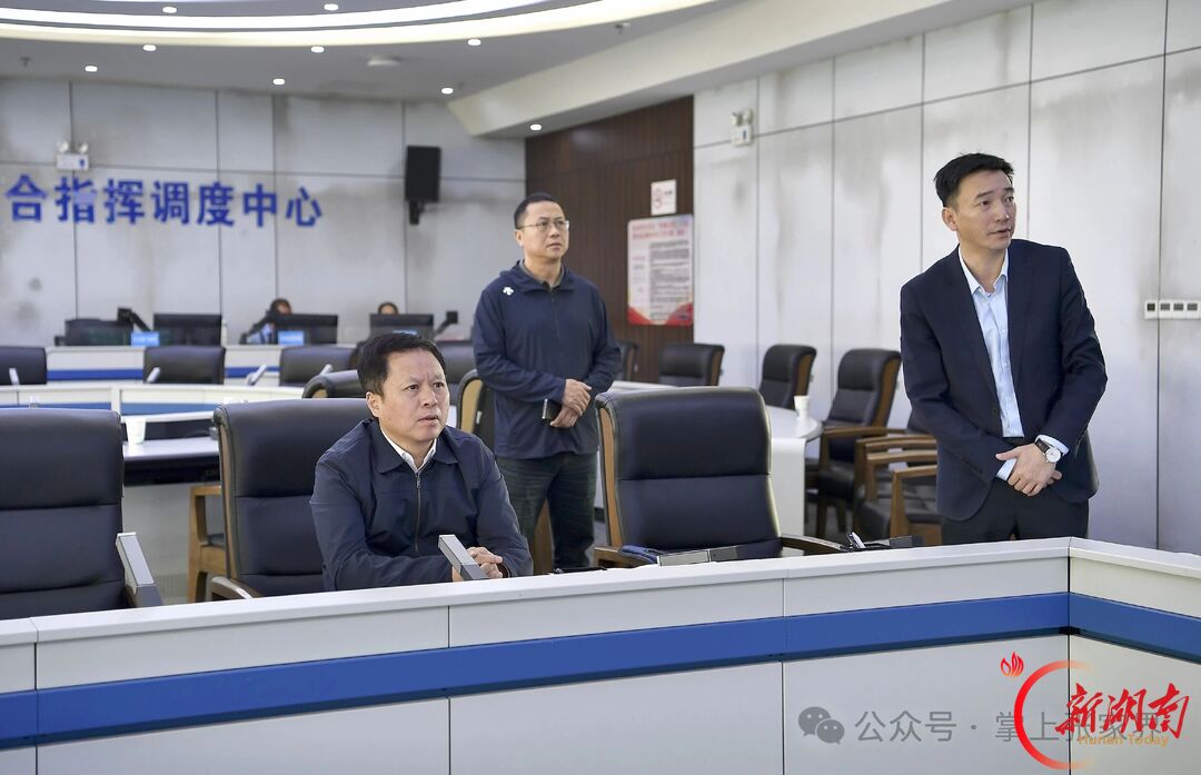 贺辉以“四不两直”方式调研督导旅游接待和值班值守工作