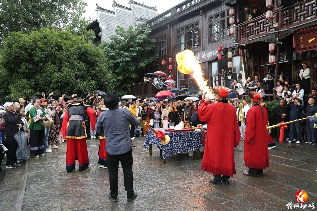 实景大戏《顺顺下洞庭》国庆首演 各地游客沉浸式穿越书里边城