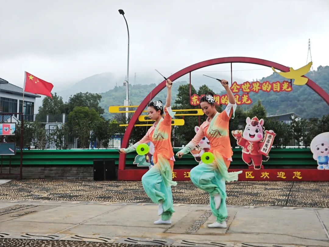 国庆首日东江湖:红旗漫卷处,家国同欢时