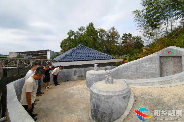 湘乡市守护英烈丰碑 传承红色薪火