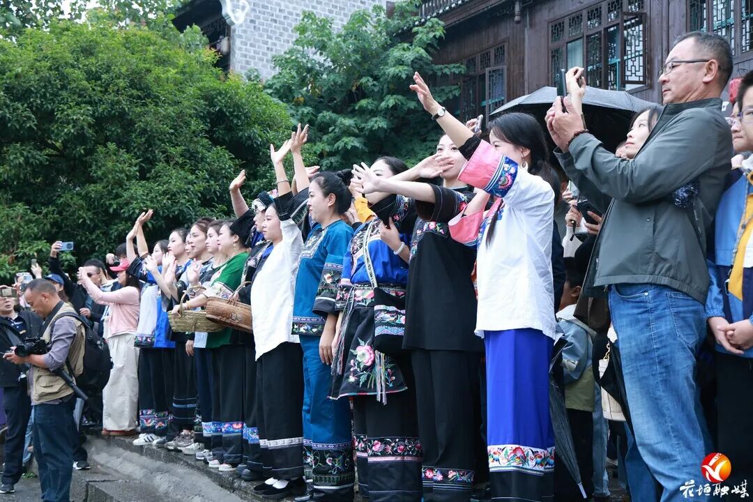 实景大戏《顺顺下洞庭》国庆首演 各地游客沉浸式穿越书里边城