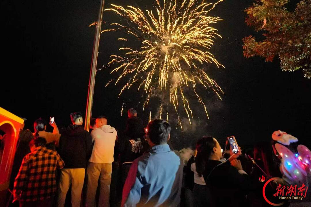 国庆七天 乐在五溪㉓|溆浦:非遗展演、游船观光、烟花秀带火“小桂林”