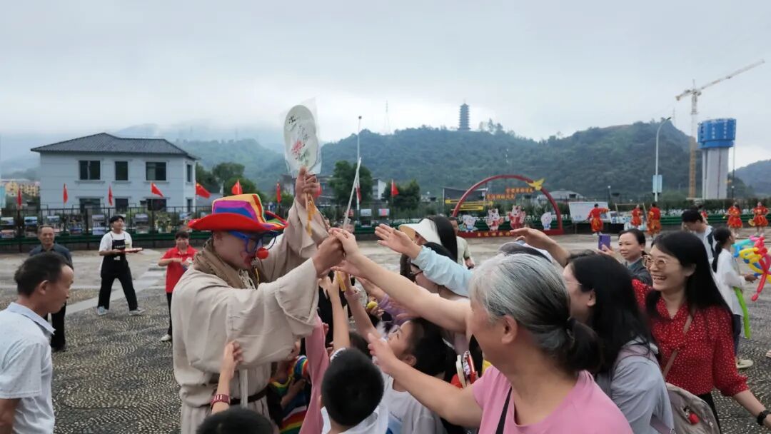 国庆首日东江湖:红旗漫卷处,家国同欢时