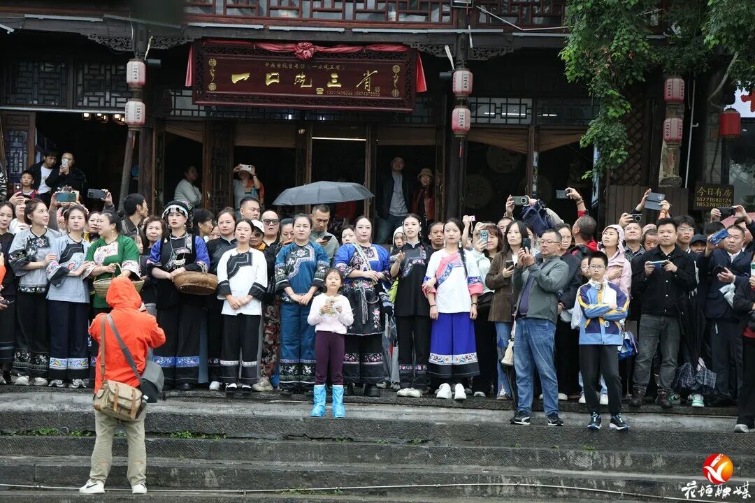 实景大戏《顺顺下洞庭》国庆首演 各地游客沉浸式穿越书里边城