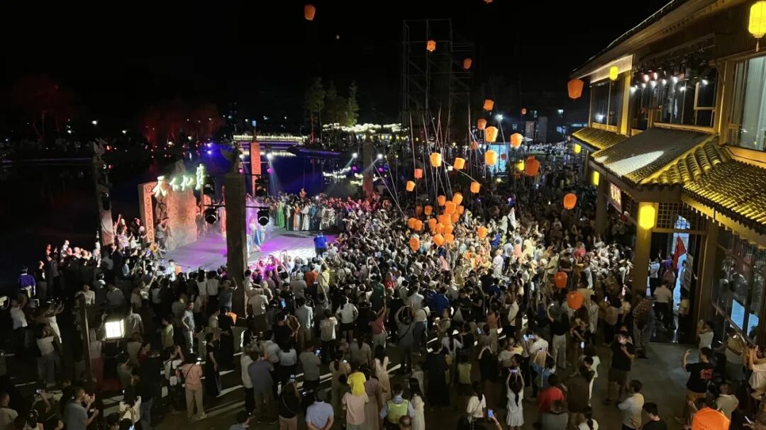 九嶷圣地 争创5A(264)丨 南风集夜景封神了,我连眨眼都怕错过