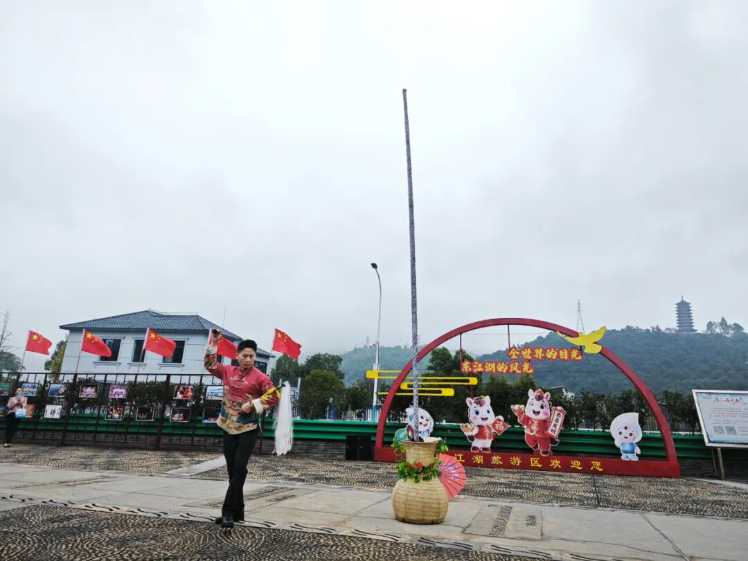 国庆首日东江湖:红旗漫卷处,家国同欢时
