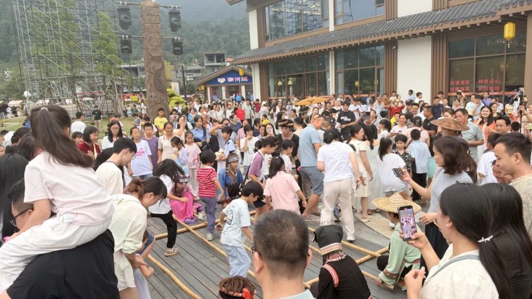 九嶷圣地 争创5A(264)丨 南风集夜景封神了,我连眨眼都怕错过