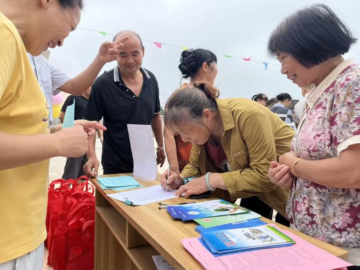 渌口区朱亭镇:用活党群服务中心 趣味运动迎国庆
