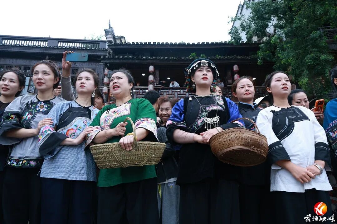 实景大戏《顺顺下洞庭》国庆首演 各地游客沉浸式穿越书里边城
