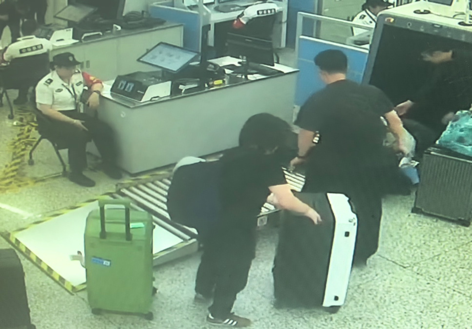 “包不见了,恐怕要损失几十万元生意!”这时一通电话打了过来……