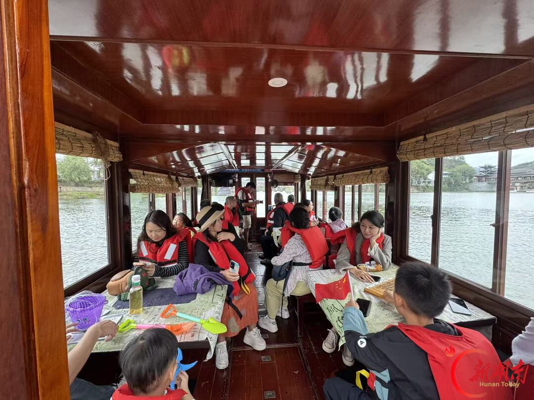 国庆七天 乐在五溪㉓|溆浦:非遗展演、游船观光、烟花秀带火“小桂林”
