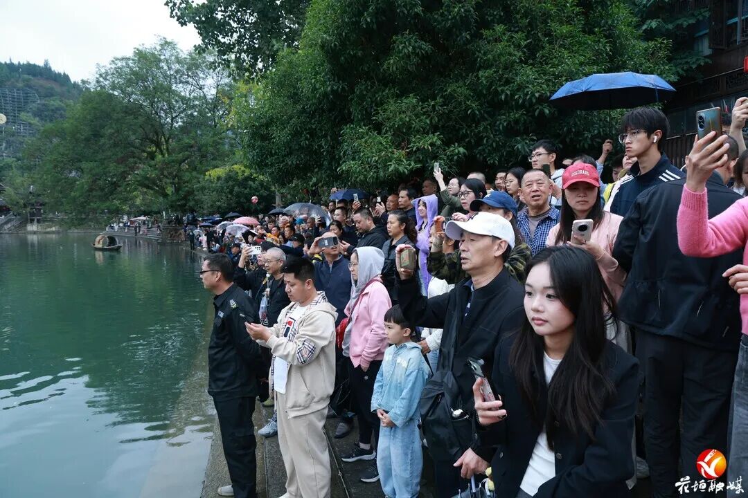 实景大戏《顺顺下洞庭》国庆首演 各地游客沉浸式穿越书里边城