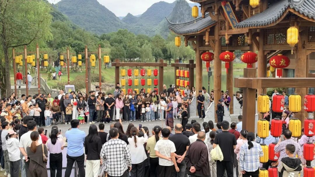 九嶷圣地 争创5A(264)丨 南风集夜景封神了,我连眨眼都怕错过