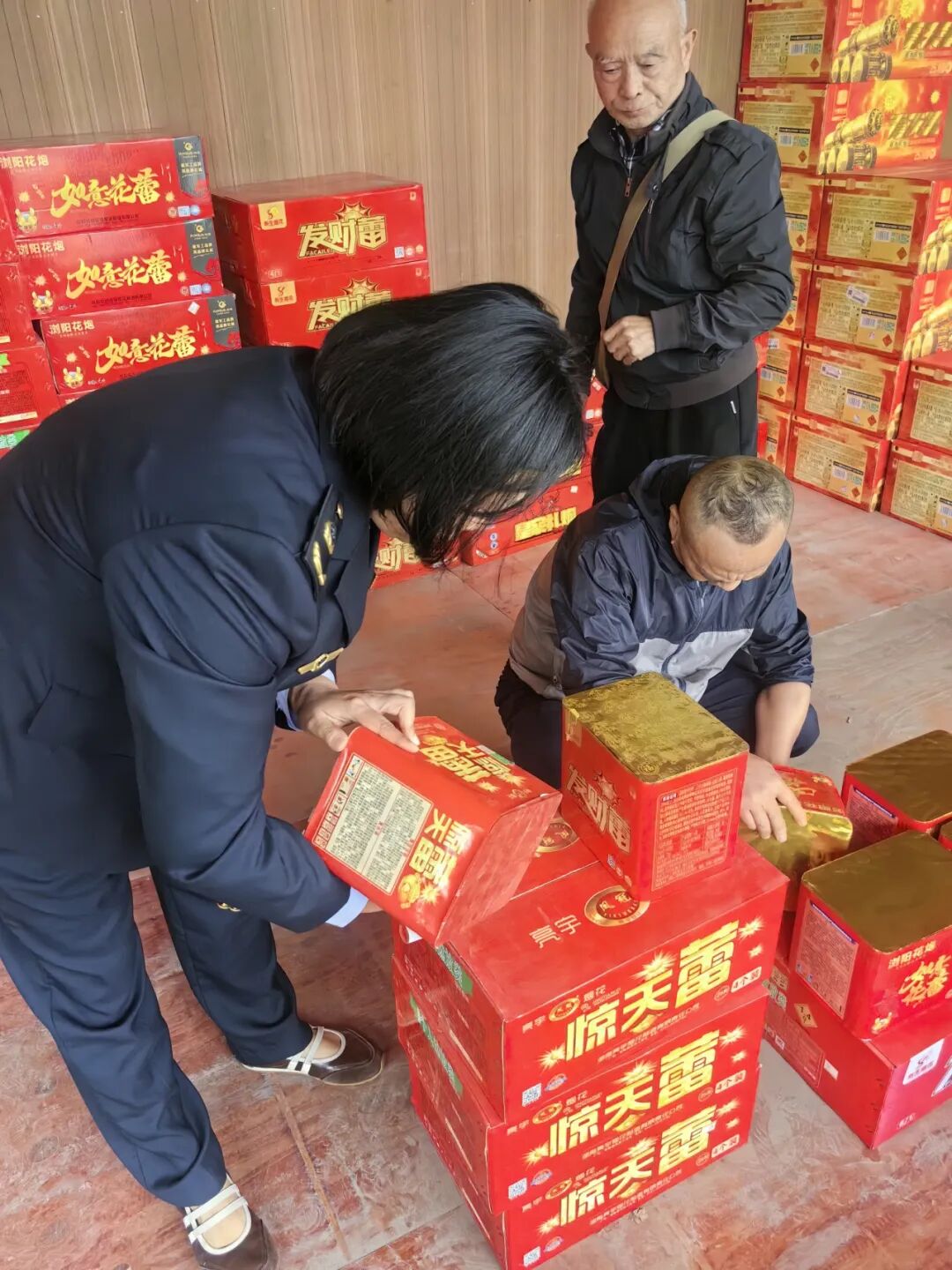 “十一”乐游张家界丨张家界市场监管部门以“监管蓝”守护“中国红”