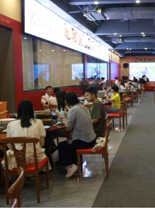 国庆第一天,2万人次打卡!苏仙裕后街火出圈