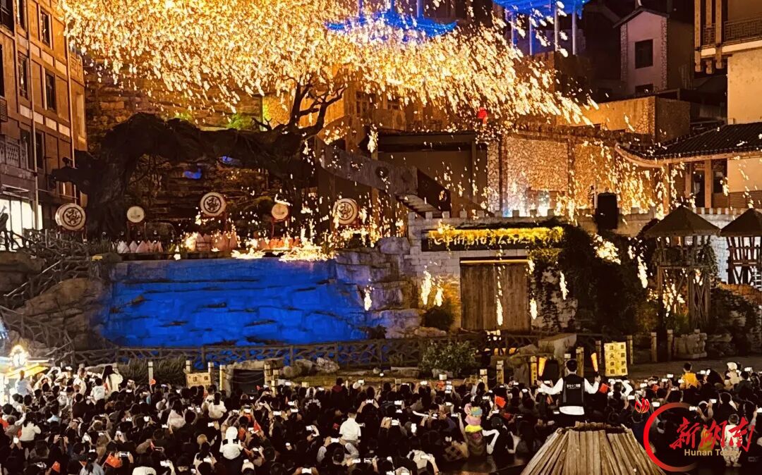 “十一”乐游张家界丨永定区“文化大餐”点亮国庆假期 游客满意度持续提升
