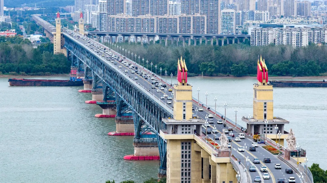 几亿人在路上，底气是什么