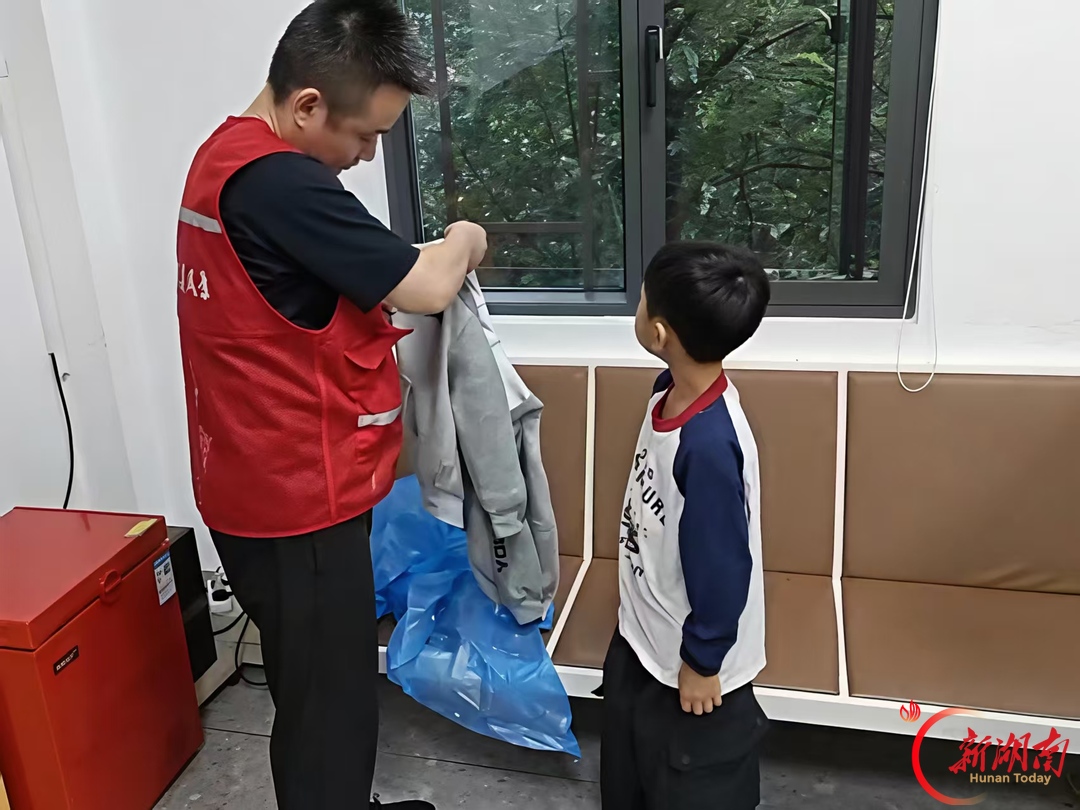 雨天护航 坚守一线!麓山景区全力做好国庆假期游园保障