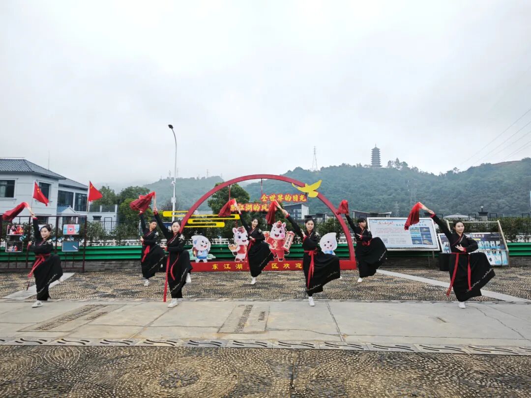 国庆首日东江湖:红旗漫卷处,家国同欢时