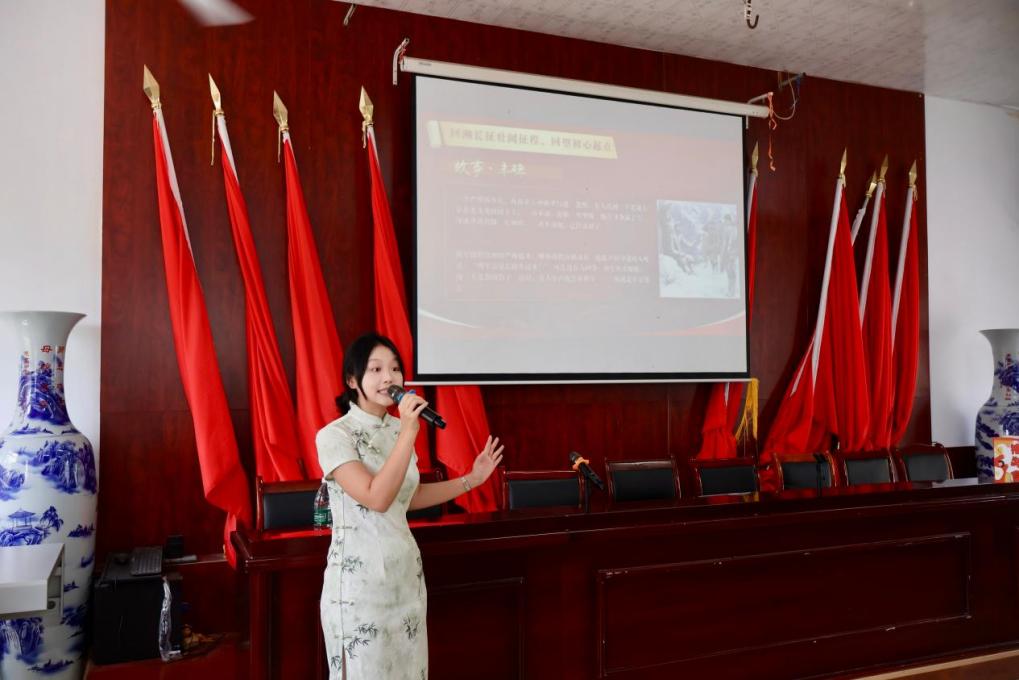 讲好长征故事 点亮少年理想——醴陵市选调生进校园开展红色公益宣讲