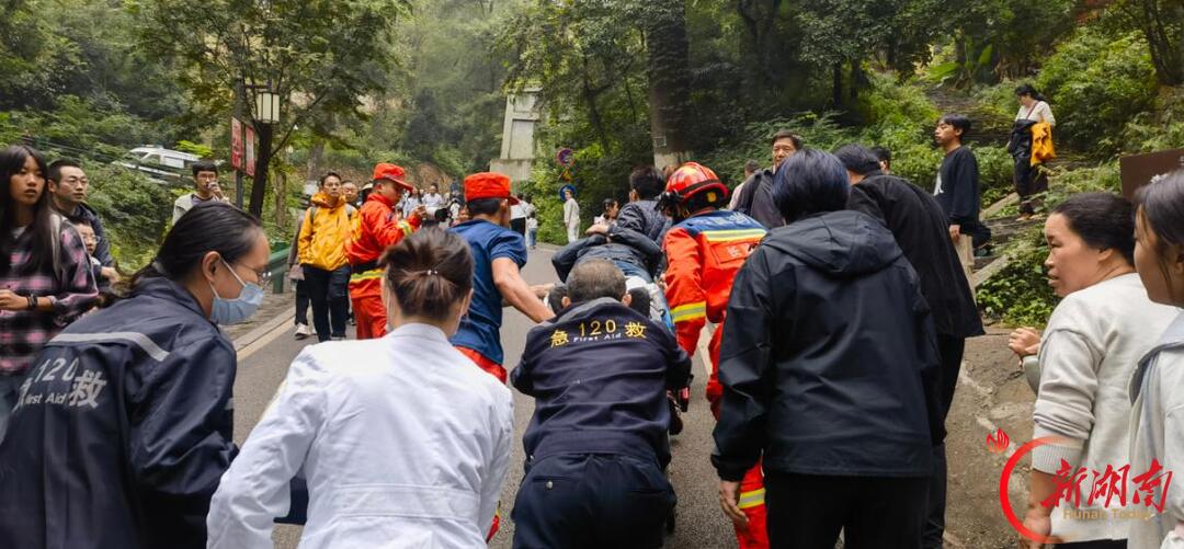 雨天护航 坚守一线!麓山景区全力做好国庆假期游园保障