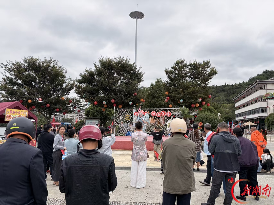 国庆七天 乐在五溪㉓|溆浦:非遗展演、游船观光、烟花秀带火“小桂林”