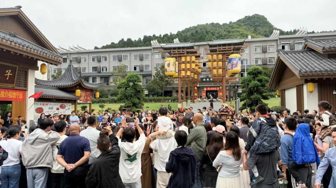 九嶷圣地 争创5A(264)丨 南风集夜景封神了,我连眨眼都怕错过