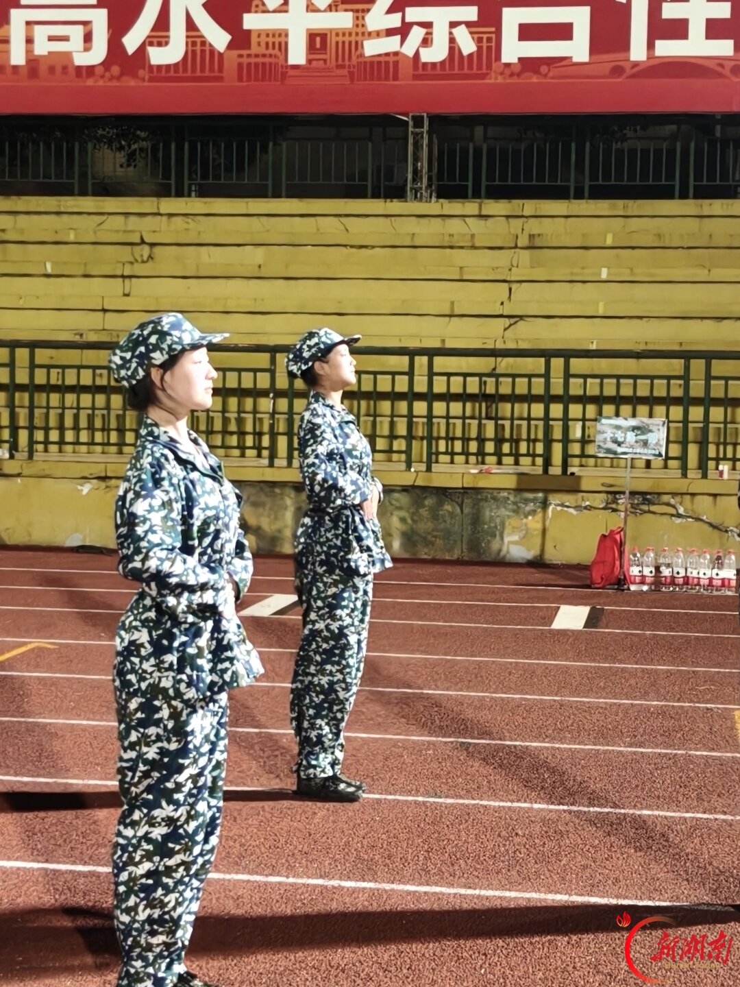 青春正步走｜夜色训练场，迷彩少年的坚守与成长