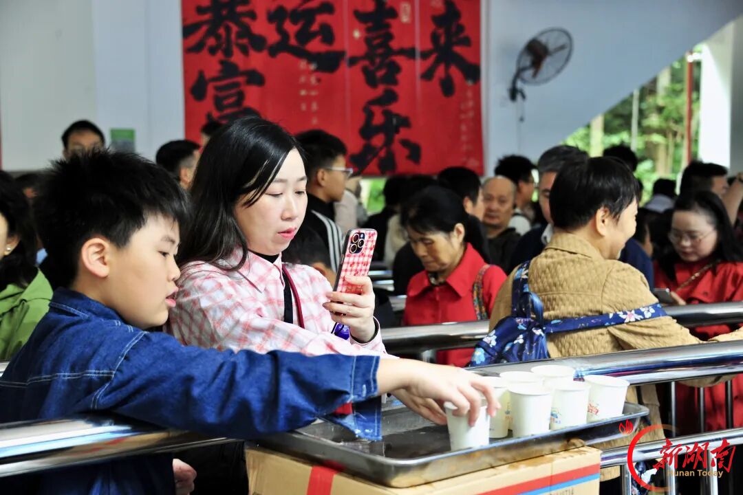 张家界景区:美景养眼 姜茶暖心
