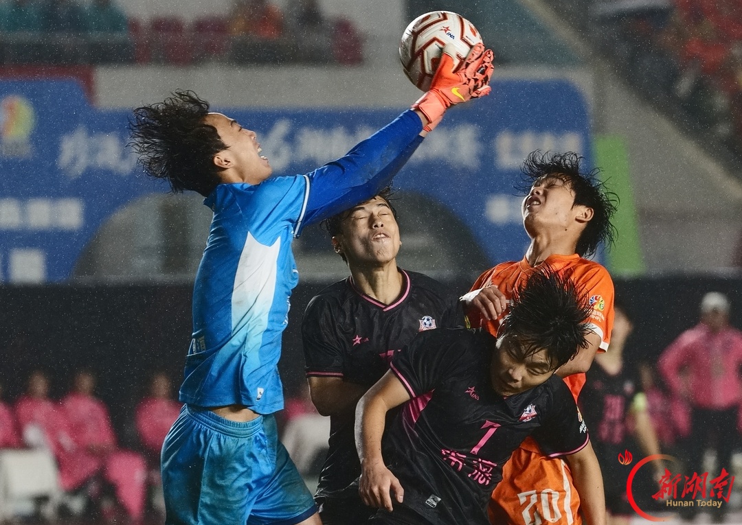 2026湘超·第九轮图集1 | 雨夜绿茵互砺锋芒！益阳主场1:1战平常德