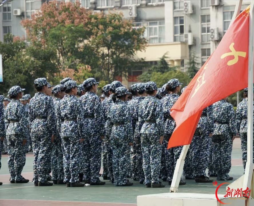 青春正步走丨数统学子逐光前行