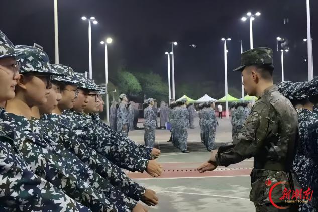 青春正步走丨从湘L到湘C，迷彩是我的大学序章