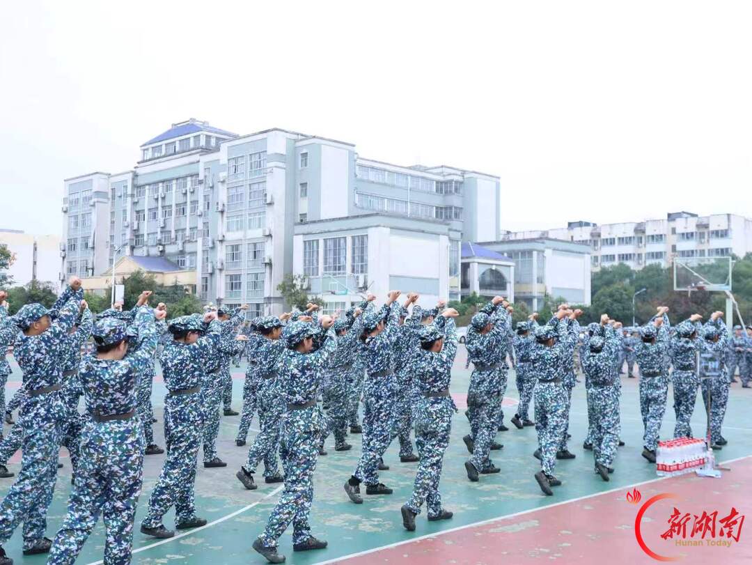 青春正步走|文韵淬迷彩 砺剑赴韶华