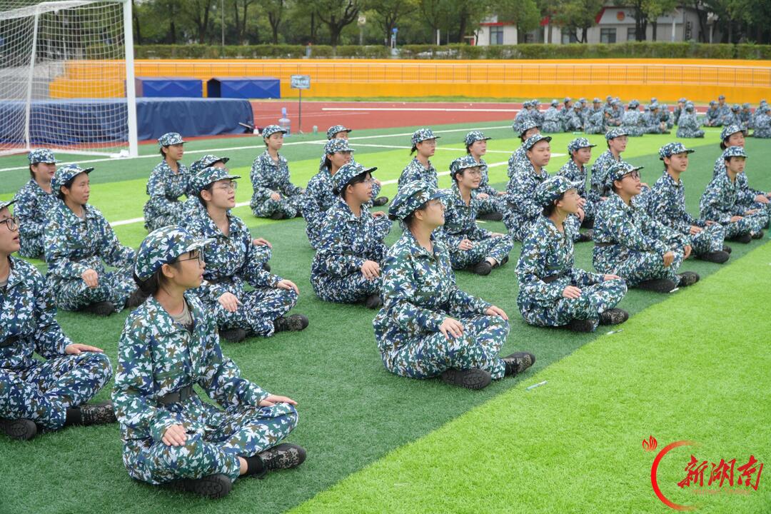 青春正步走｜以铿锵军歌，绘就别样迷彩青春