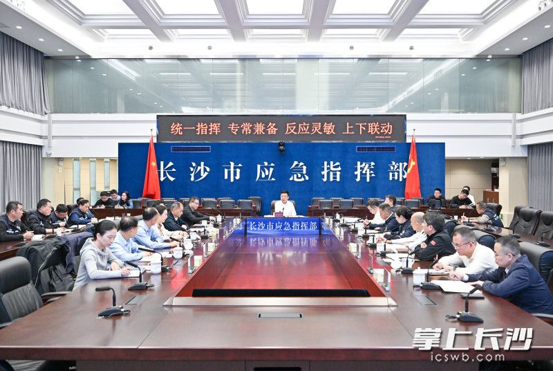 陈博彰检查调度国庆假期值班值守工作