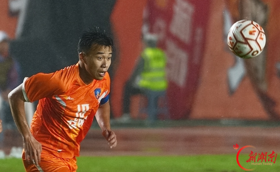 2026湘超·第九轮图集1 | 雨夜绿茵互砺锋芒！益阳主场1:1战平常德