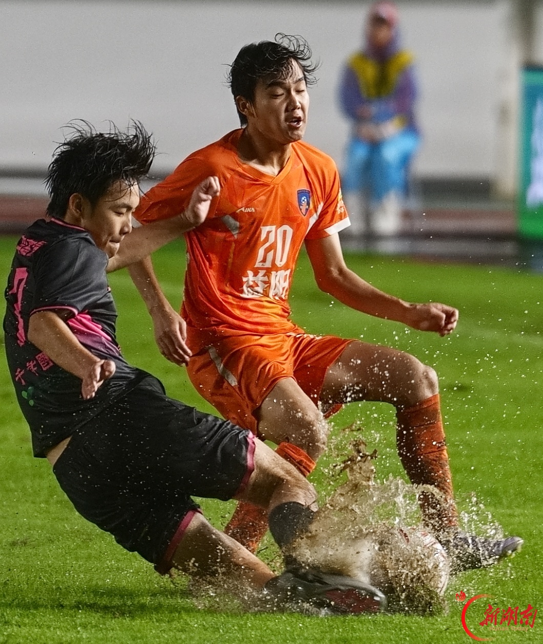 2026湘超·第九轮图集1 | 雨夜绿茵互砺锋芒！益阳主场1:1战平常德