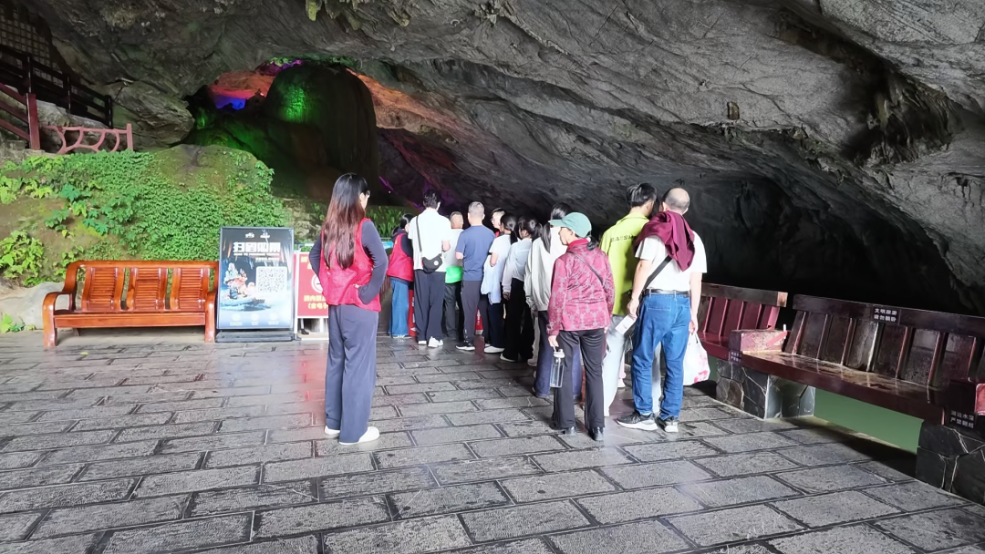 藏在北湖的地心秘境!国庆万华岩凭溶洞美景圈粉无数