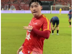 长沙队李悦宁9球领跑射手榜，进球后雨中起舞： “目标最高领奖台！”