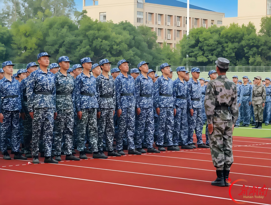 青春正步走丨从辽宁到湘潭,迷彩接住了我的第一次远行