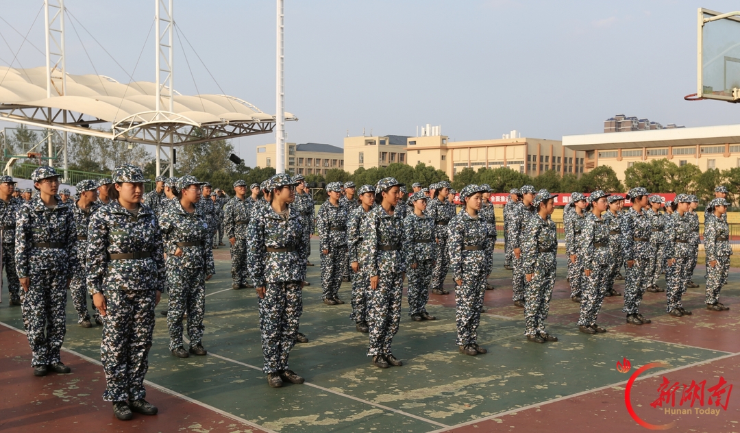 青春正步走丨数统学子逐光前行