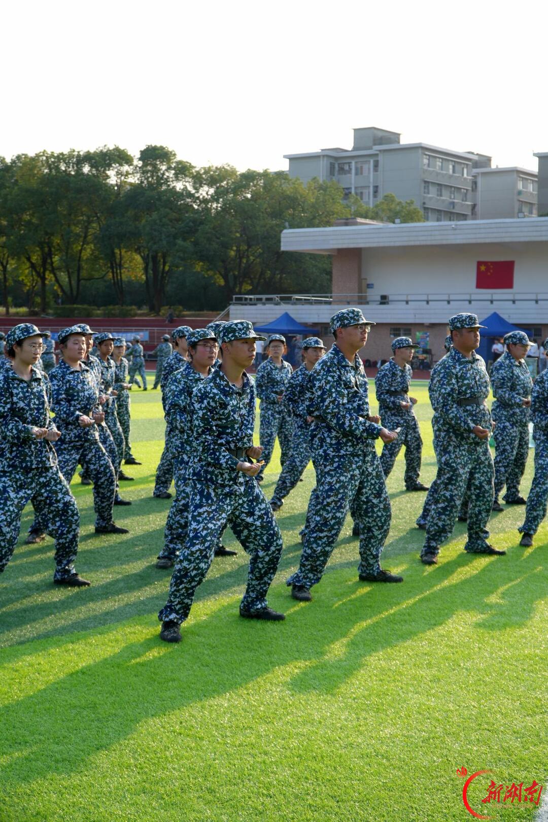 青春正步走|一招一式间,少年在匕首操训练中积蓄锐气