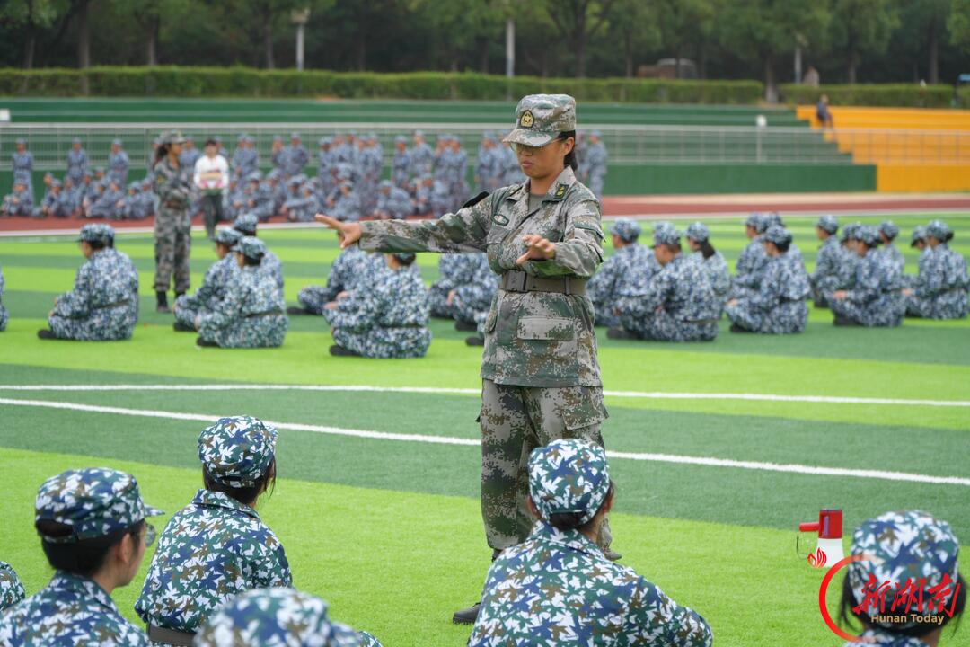 青春正步走｜以铿锵军歌，绘就别样迷彩青春