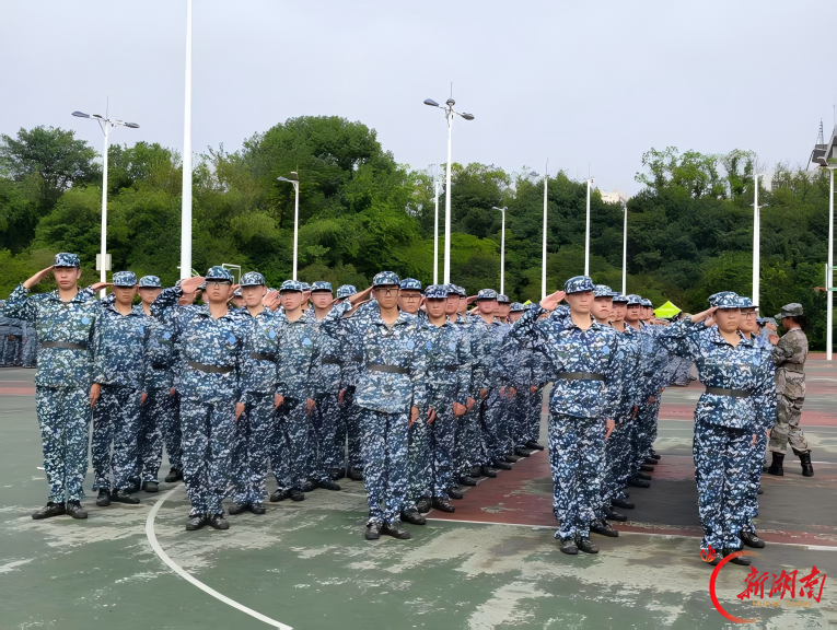 青春正步走丨从“想熬过去”到“想站好每一分钟”