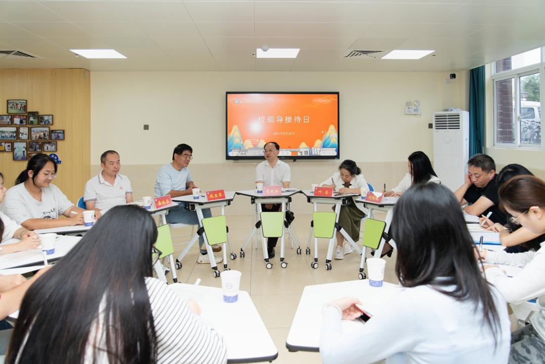 校园诉求当场答复！湖南大众传媒职院“校领导接待日”听学子心声