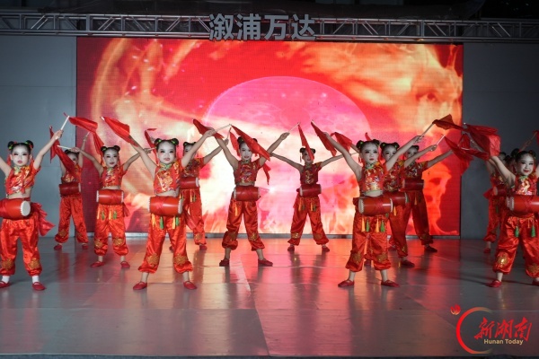 聚两新文艺力量 绽大众文艺芳华——溆浦县举办文艺两新协会国庆专场文艺汇演