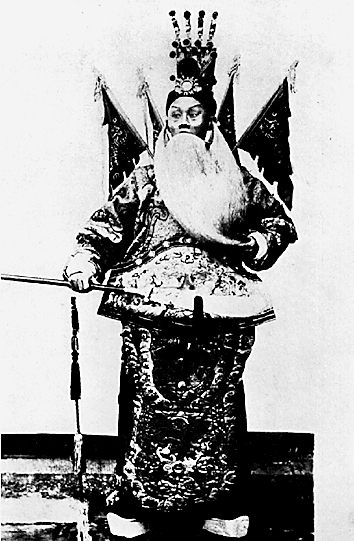《云雀叫天录》：谭家七代的故事