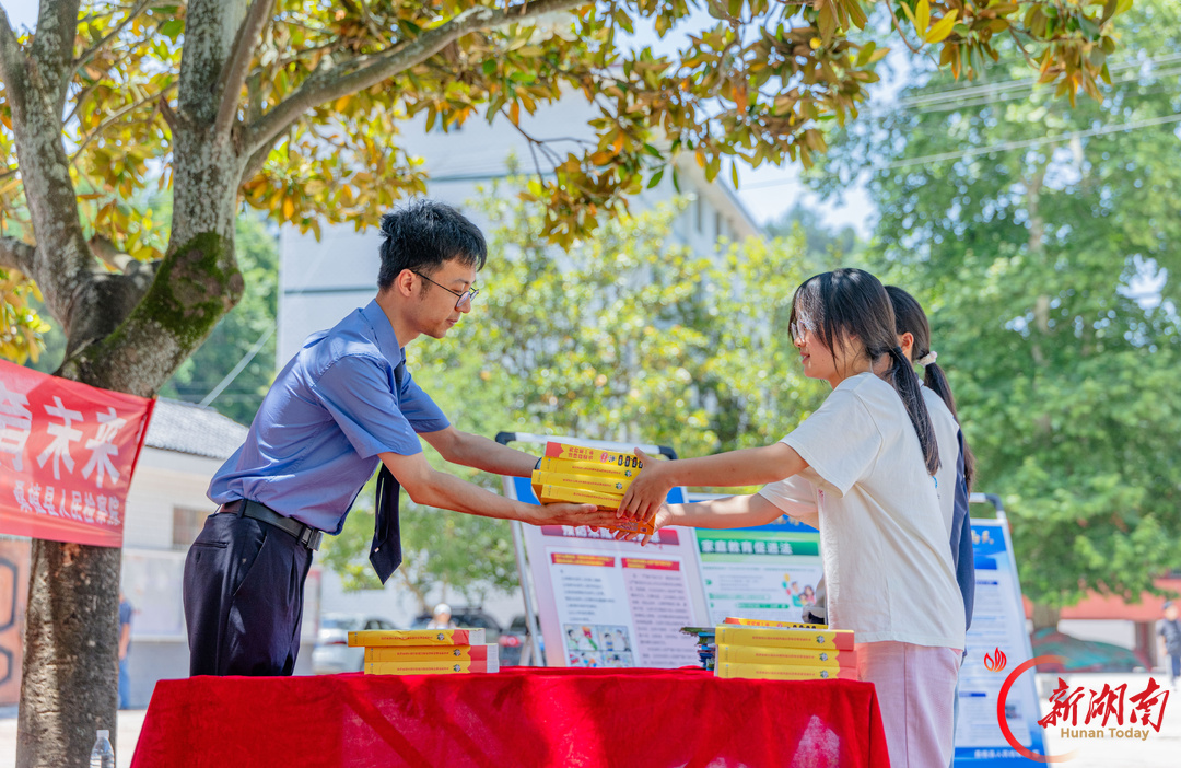 翻山越岭，只为公平正义——记第八届湖南省“人民满意的公务员集体”桑植县人民检察院