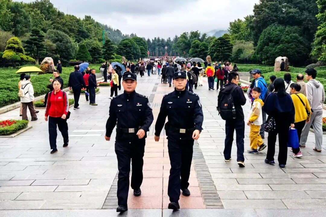 红色湘潭·礼赞国庆㉘丨藏蓝守莲城，平安贺华诞